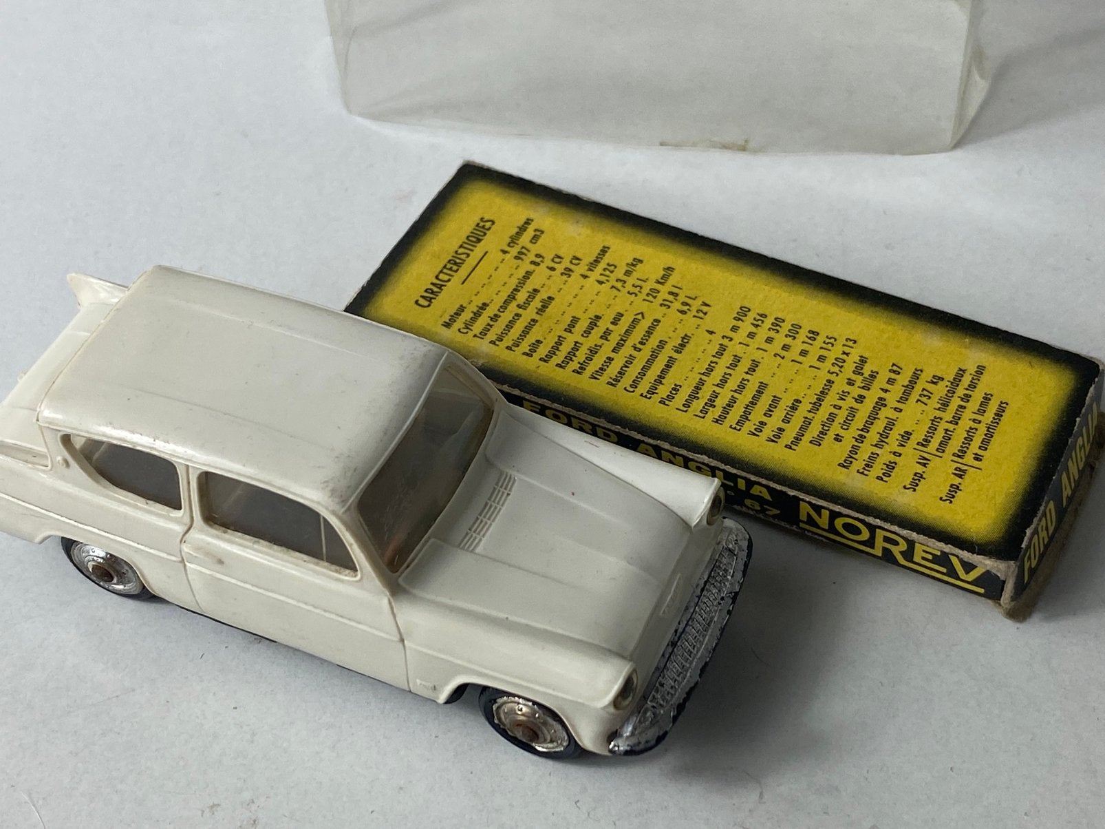 NOREV VINTAGE- Ford Anglia-nog geheel in verpakking, Ophalen of Verzenden, Auto, Norev