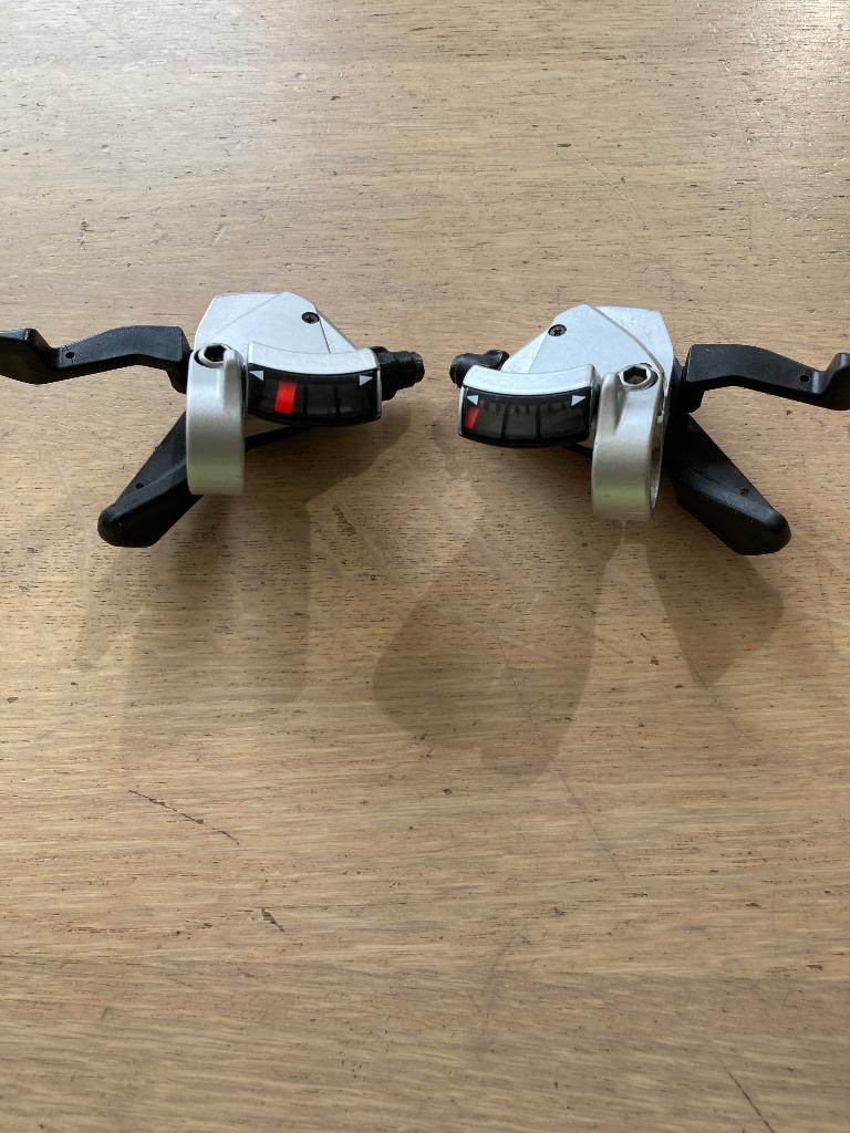 Shimano shifters flatbar 3 x 9, Fietsen en Brommers, Ophalen of Verzenden, Gebruikt, Overige typen, Shimano 105