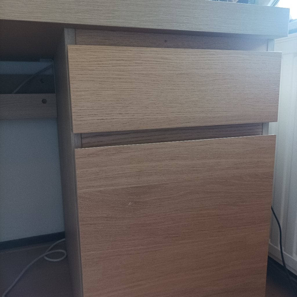 Malm bureau, Ophalen, 65 cm, Spaanplaat of MDF, Schoolbureau