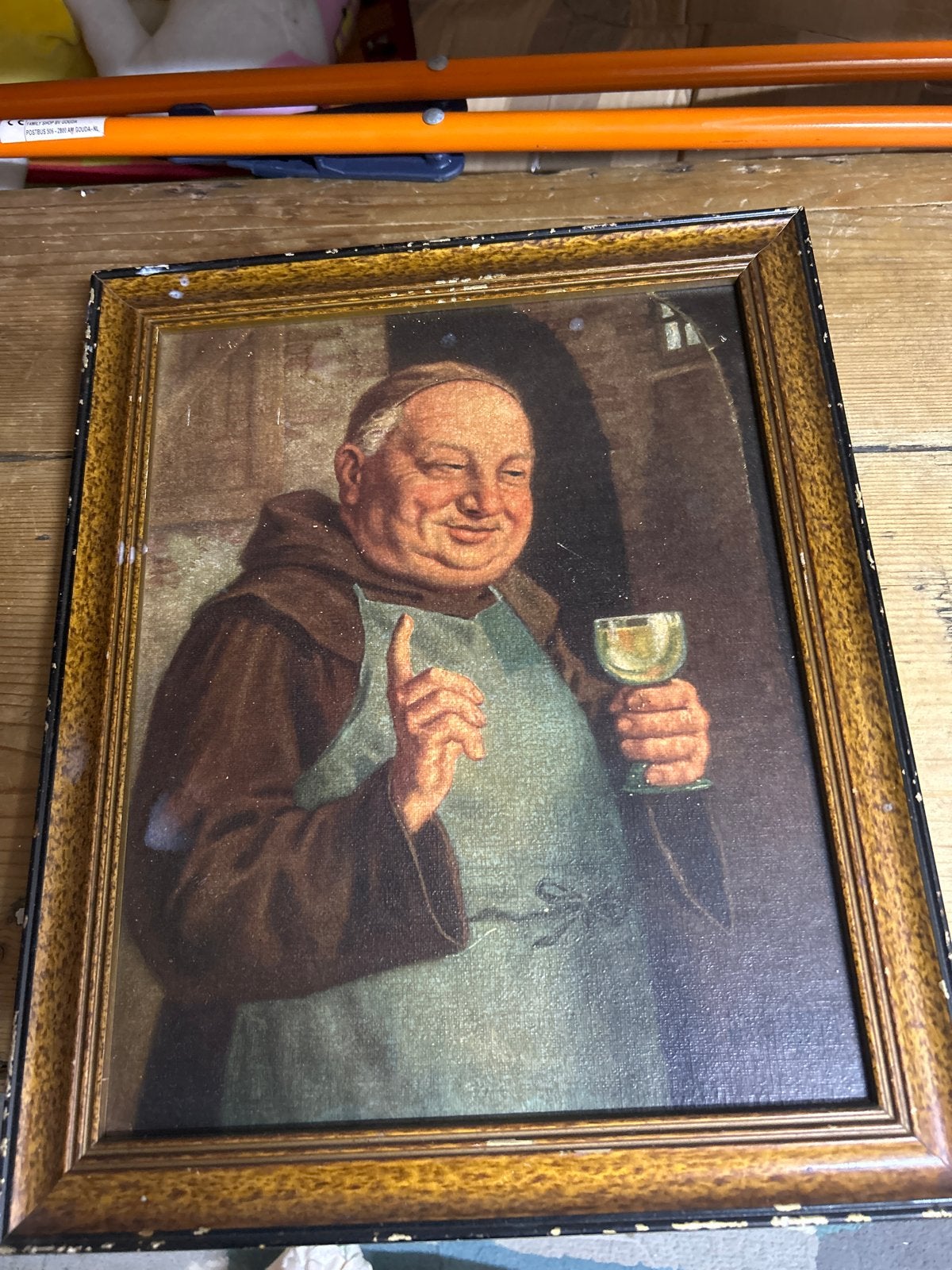 Oud schilderij van lachende monnik met wijn, Paneel, Portret of Personen, Ophalen of Verzenden, Olieverf
