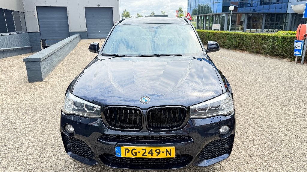 BMW X3 - 2.0i xDrive High Executive M Sport Edition, Euro 5, 4 cilinders, Zwart, Bruin