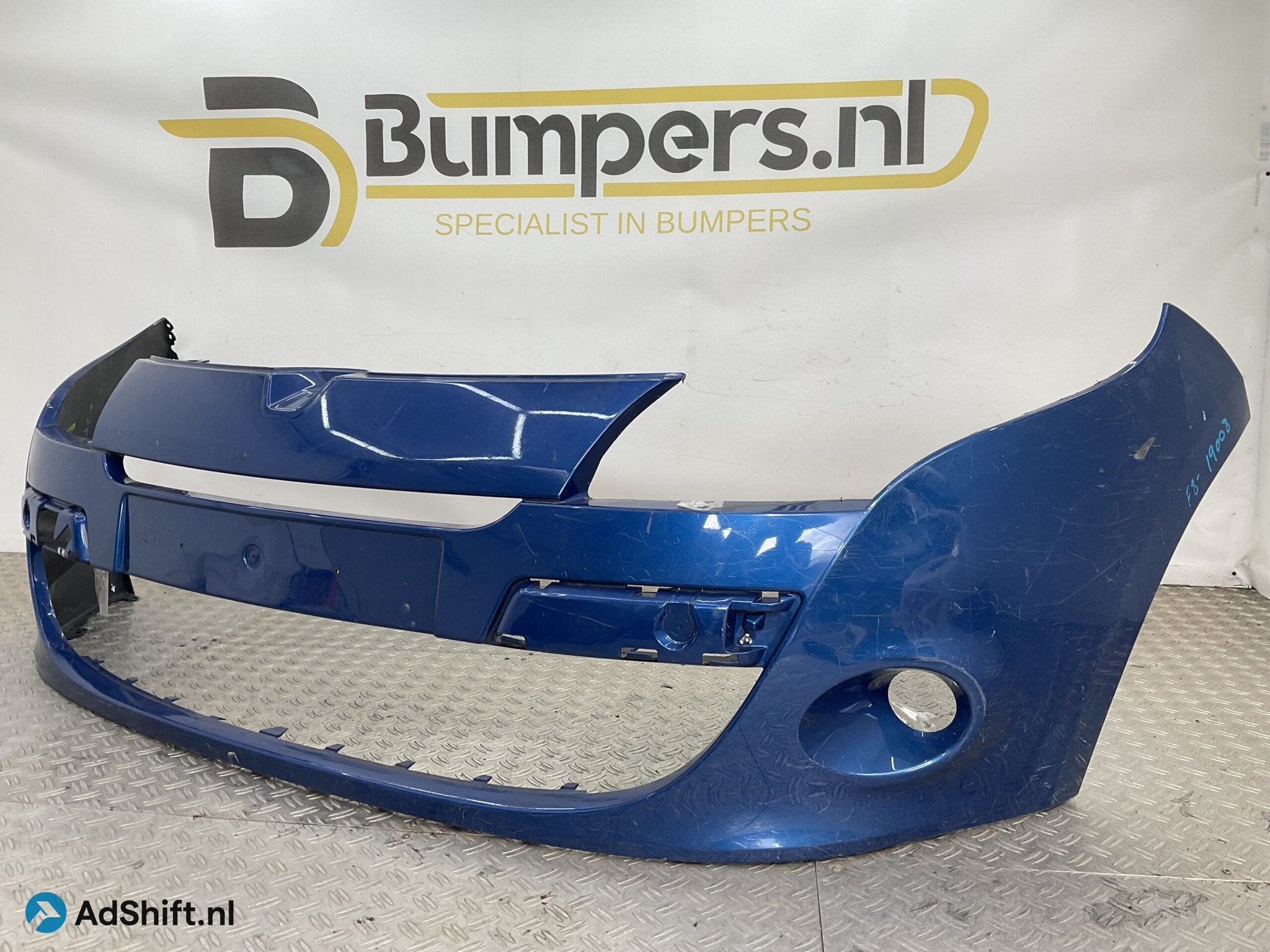 Bumper Renault Megane 3 III 08-13 620220004R Voorbumper F8-1, Bumper