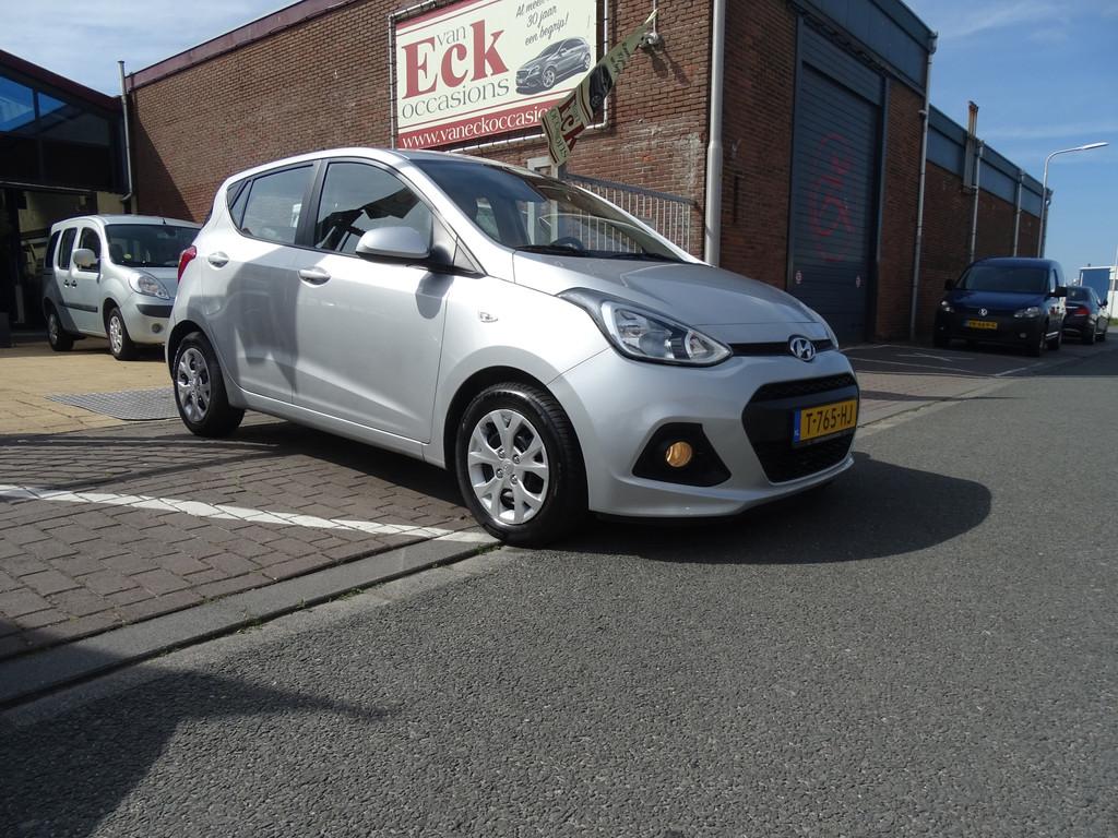 Hyundai i10 1.0i i-Motion Premium (bj 2015), Auto's, Voorwielaandrijving, Euro 5, Stof, Gebruikt