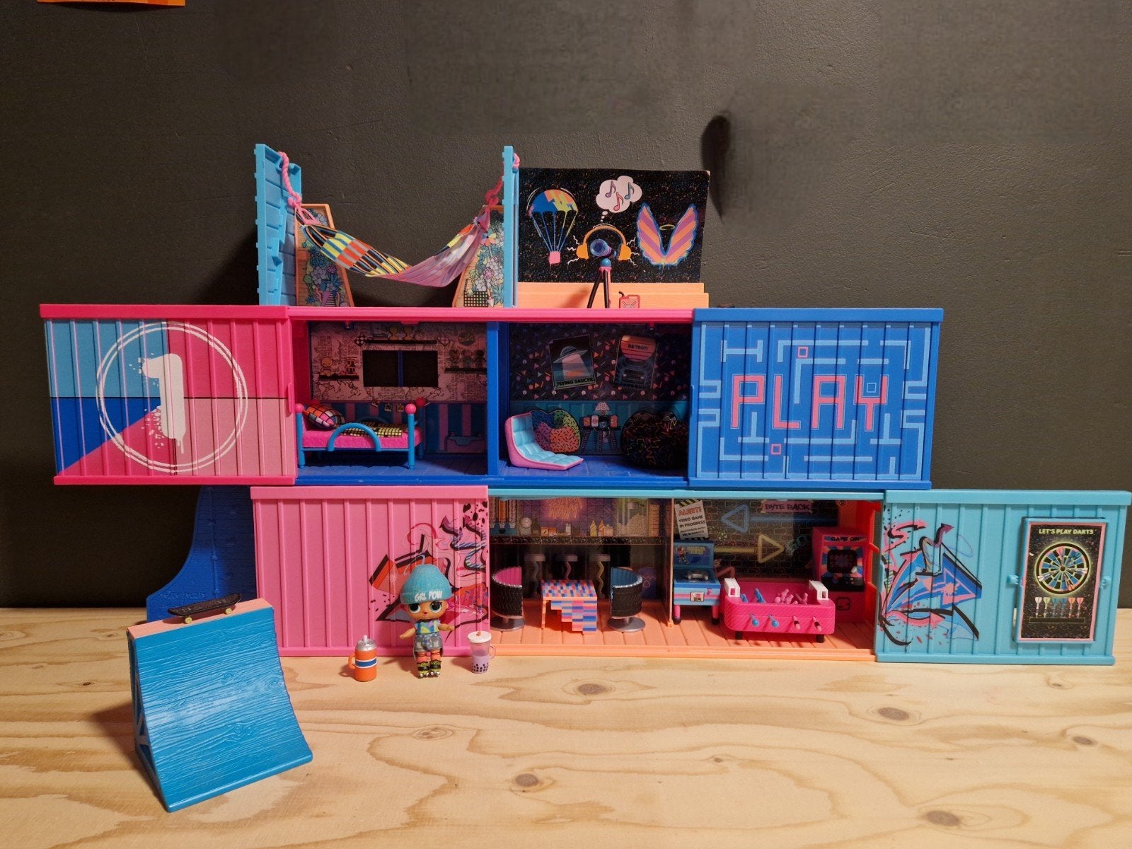 L.O.L. Surprise! Poppenhuis - Uitgebreide Set, Ophalen, Zo goed als nieuw, Poppenhuis