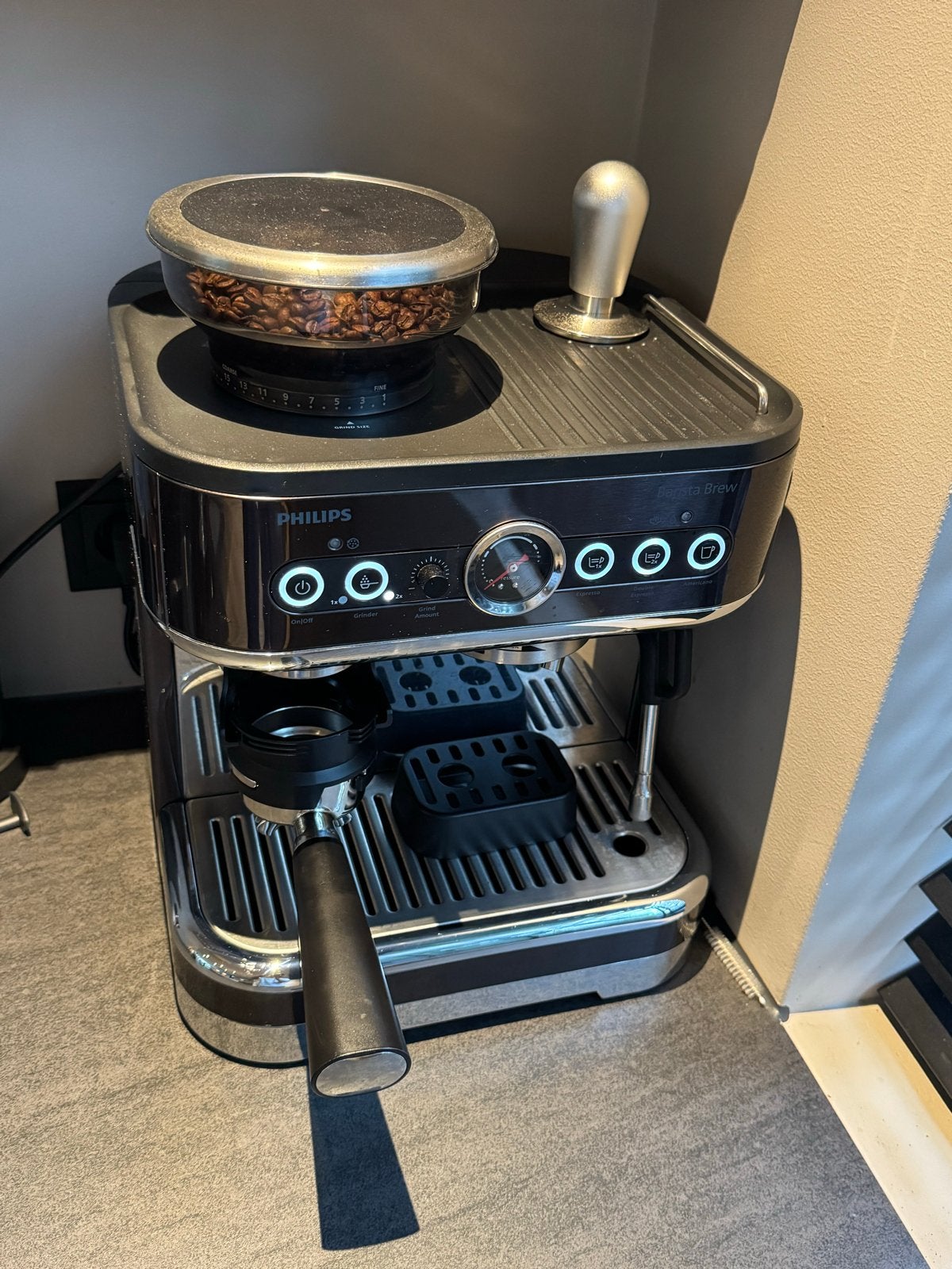 Philips Barista Brew Espresso Machine - Zo goed als nieuw, Stoompijpje, Espresso apparaat, Zo goed als nieuw, 2 tot 4 kopjes