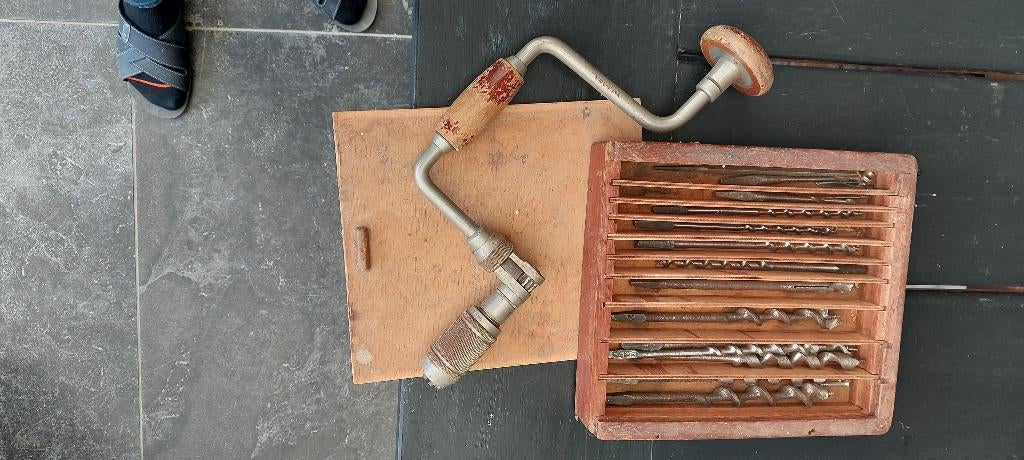 handboor, Ophalen