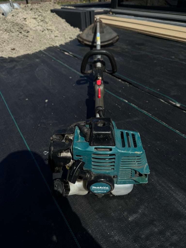 Bosmaaier makita, Ophalen