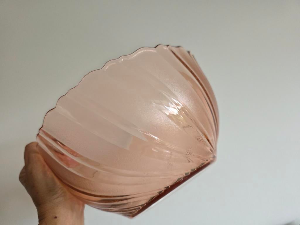 Grote Franse roze diepe schaal swirl, Antiek en Kunst, Antiek | Glas en Kristal, Ophalen of Verzenden