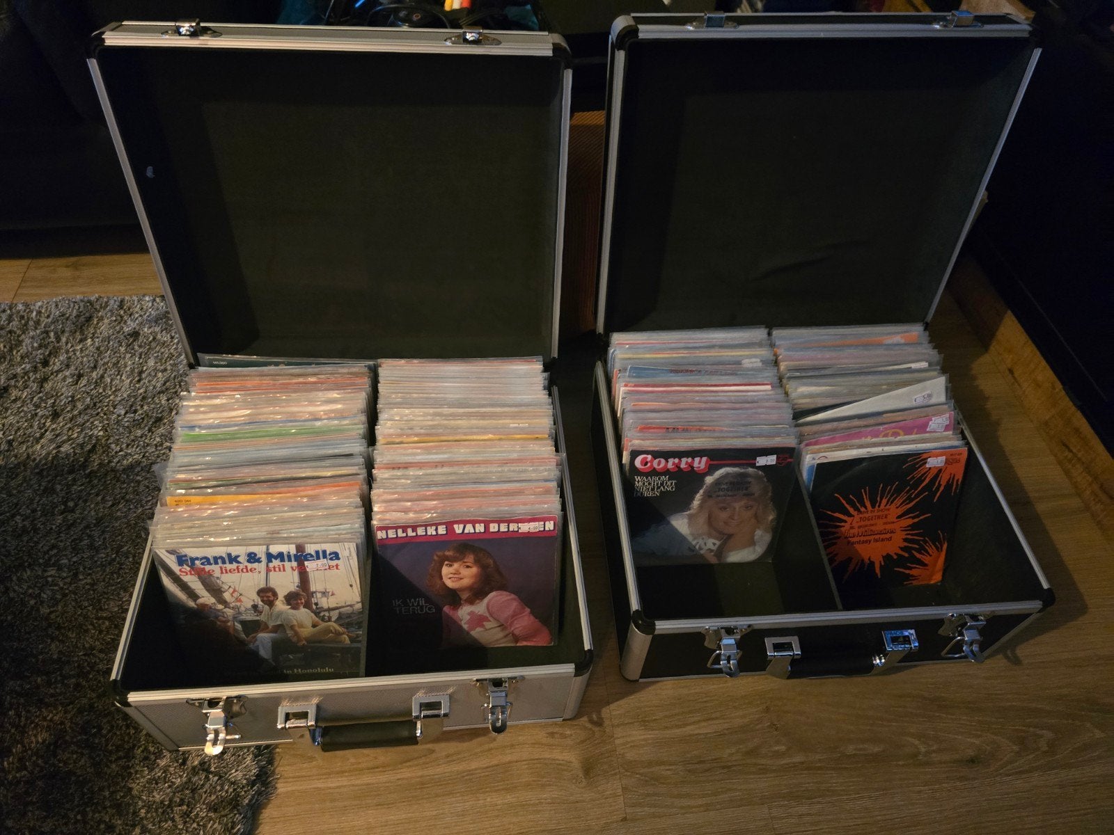 341 Piraten Hits Singles in 2 Koffers - Nieuw & Gebruikt, Ophalen, Gebruikt, Originele persing, 7 inch
