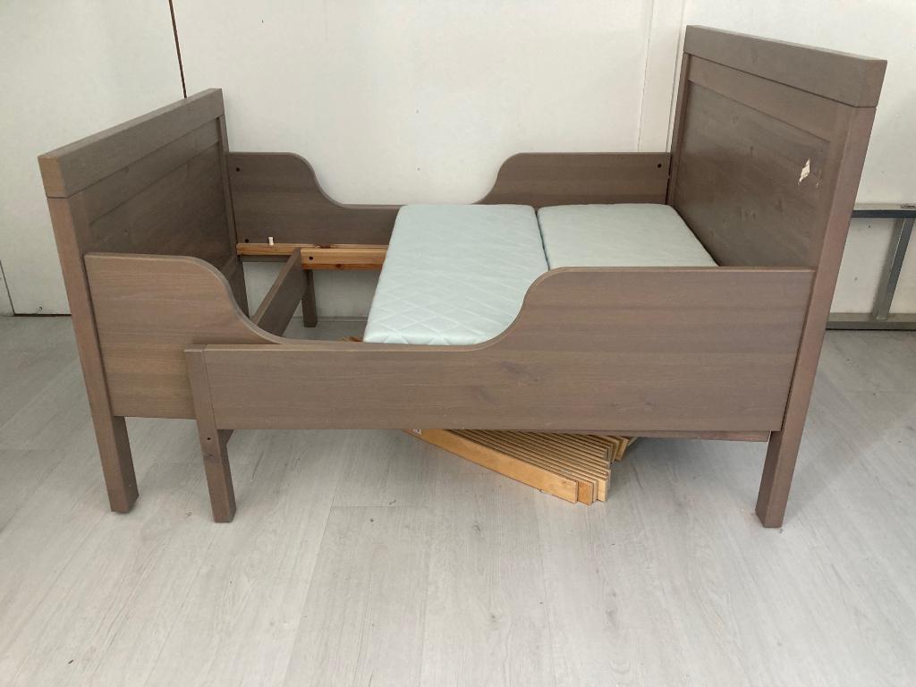 Meegroeibed Sundvik, Kinderen en Baby's, Kinderkamer | Bedden, Gebruikt, Minder dan 140 cm, 70 tot 85 cm, Lattenbodem, Ophalen