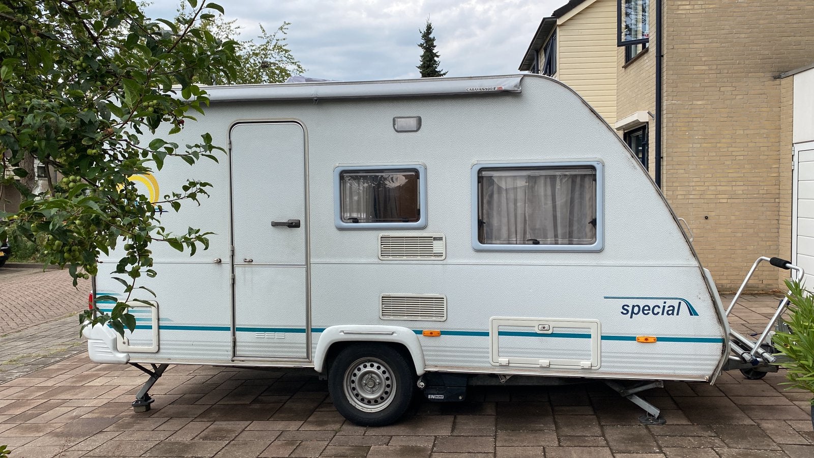Eiffelland Holiday Special 395 TM, Caravans en Kamperen, Caravans, Tot en met 4, Treinzit, Ringverwarming, Eifelland