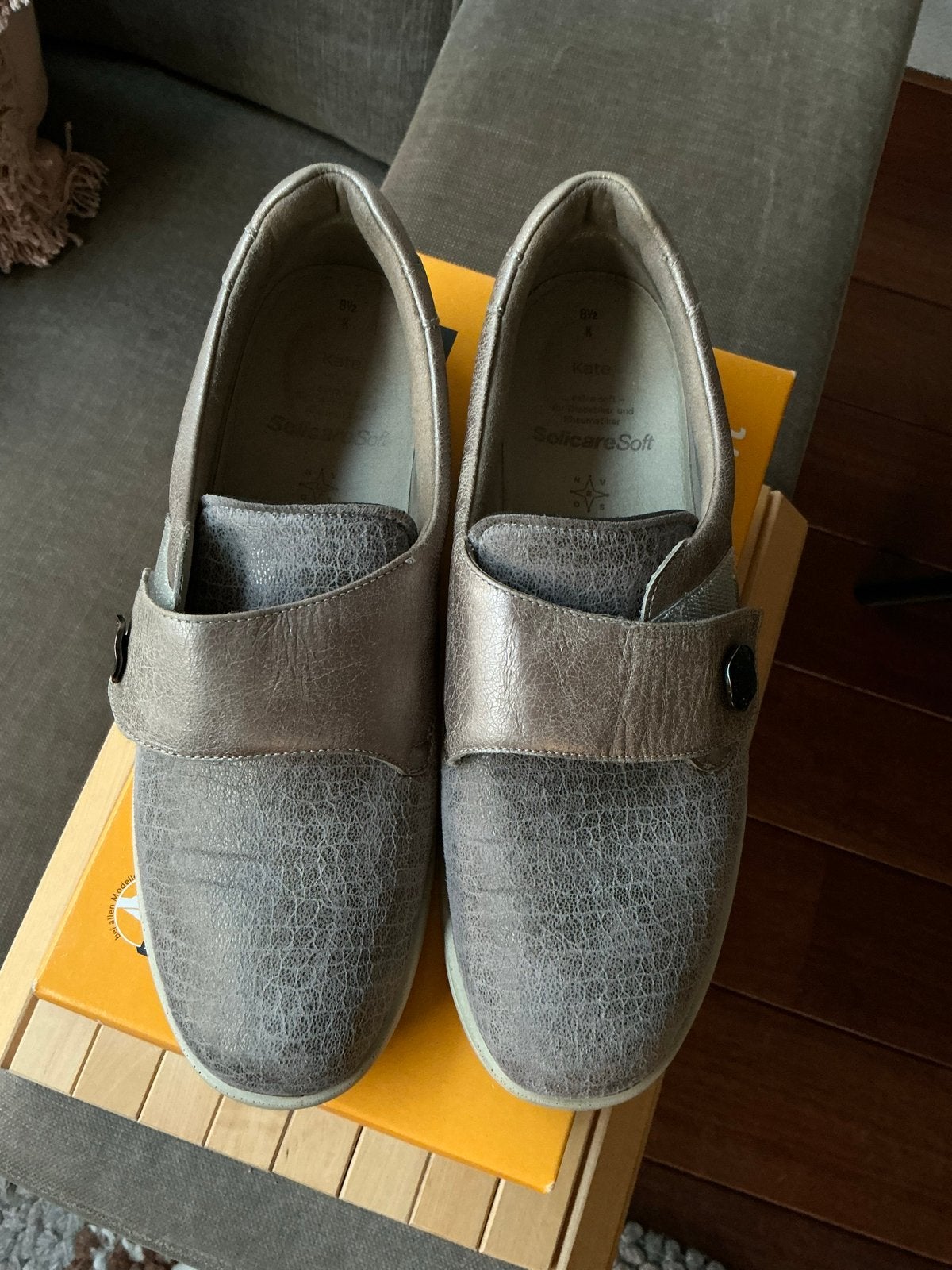 Solicare zilver/grijze schoenen, maat 42 2/3, Instappers, Ophalen of Verzenden, Grijs, Gedragen