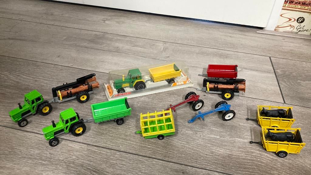 Oude majorette tractoren en aanhangers, Hobby en Vrije tijd, Modelauto's | Overige schalen, Ophalen of Verzenden, Gebruikt, Tractor of Landbouw