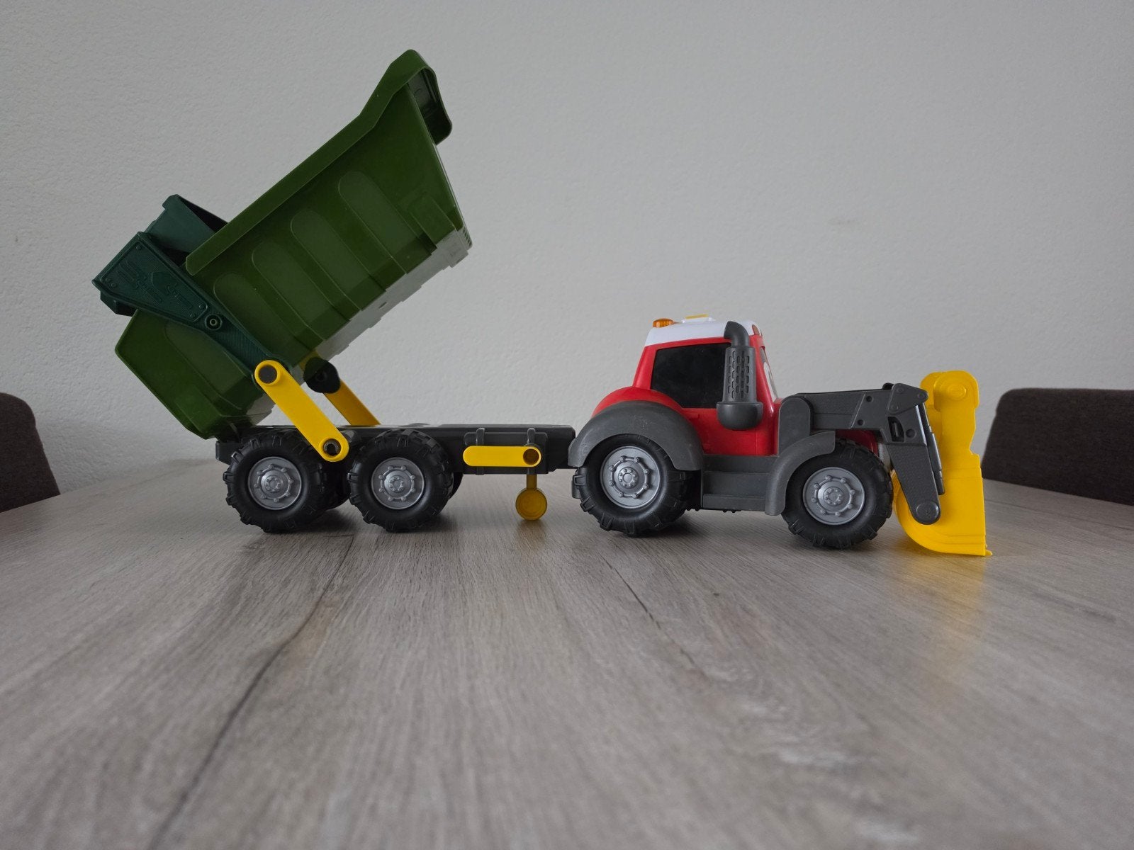 Tractor met kiepwagen en schep - Speelgoed, Kinderen en Baby's, Speelgoed | Speelgoedvoertuigen, Ophalen, Zo goed als nieuw