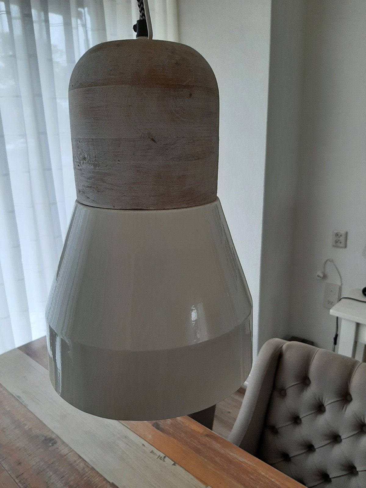 Set van 2 hanglampen met houten en keramische details u, Zo goed als nieuw, Modern, Scandinavisch, Hout, E27 (groot)