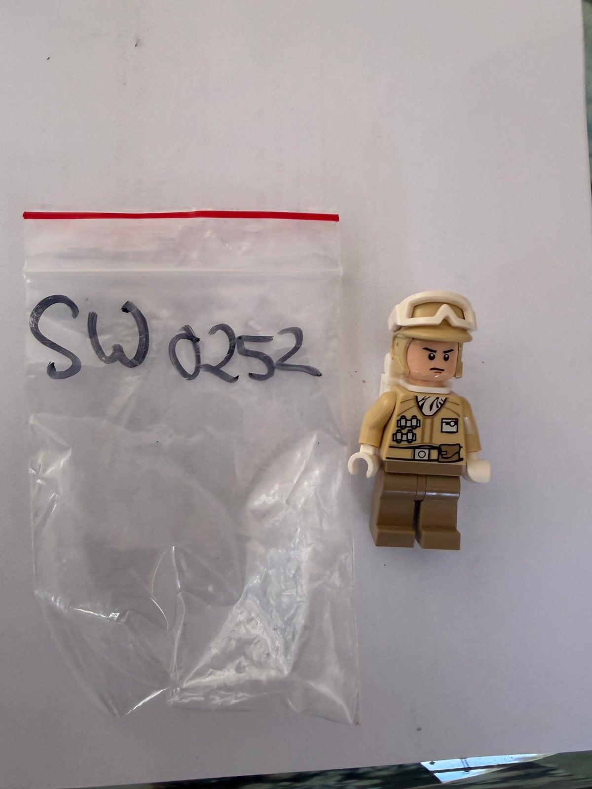 Lego Star Wars SW0252 Hoth Rebel Trooper Minifiguur, Ophalen of Verzenden, Gebruikt, Lego