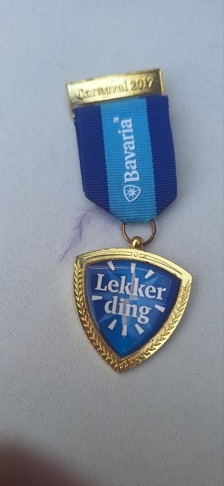 Bavaria carnaval medaille lekker ding (27926), Ophalen of Verzenden, Zo goed als nieuw, Reclamebord, Plaat of Schild, Bavaria