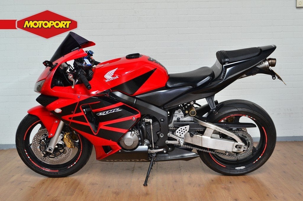 Honda CBR 600 RR ABS (bj 2003), Motoren, Motoren | Honda, Dorneveld 180-184
B-1731  Zellik, BE, Honda Motor Europe, Bedrijf, Super Sport