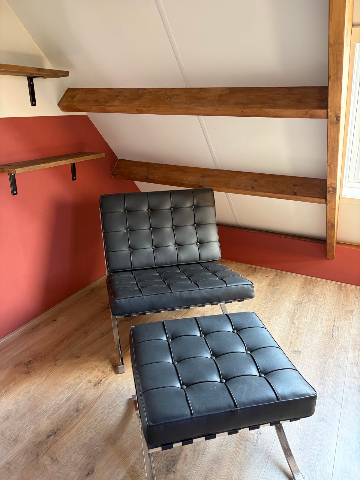Barcelona chair (nette replica), Ophalen, Zwart, Leer, Zo goed als nieuw
