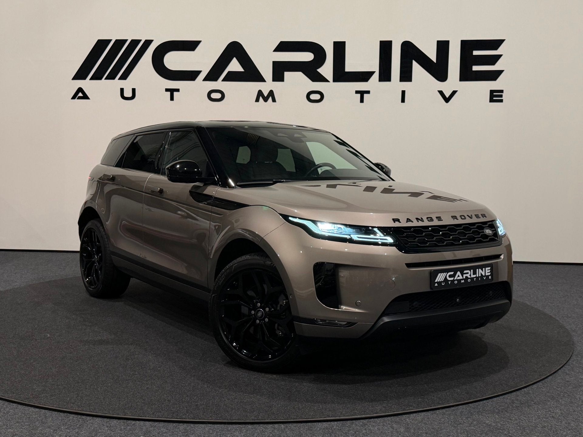 Land Rover Range Rover Evoque 1.5 P300e AWD SE AWD HYBRIDE A, Auto's, Euro 6, Bruin, Hybride Elektrisch/Benzine, SUV of Terreinwagen