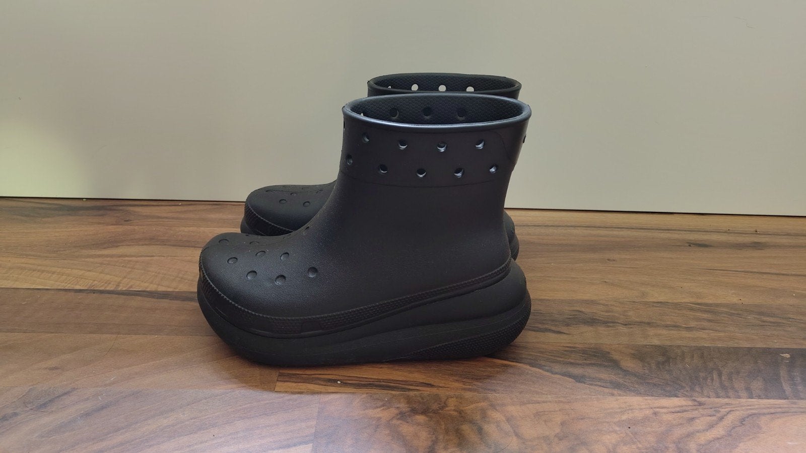 Crocs boots size 38 black, Ophalen of Verzenden, Zo goed als nieuw, Zwart, Snowboots