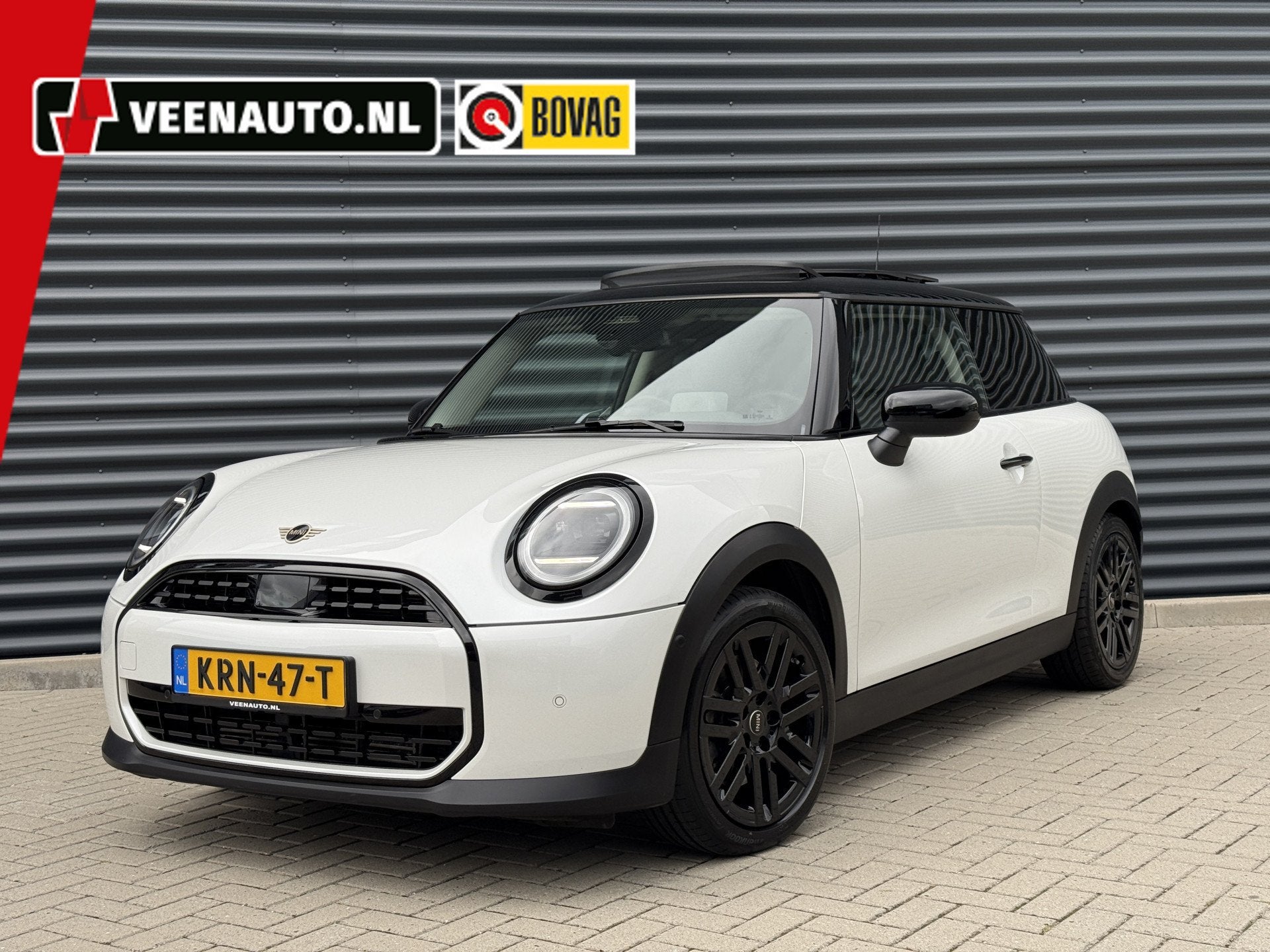 MINI 3-deurs 1.5 Cooper C Pano/Camera (bj 2024, automaat), Auto's, Gebruikt, 156 pk, 4 stoelen, Wit
