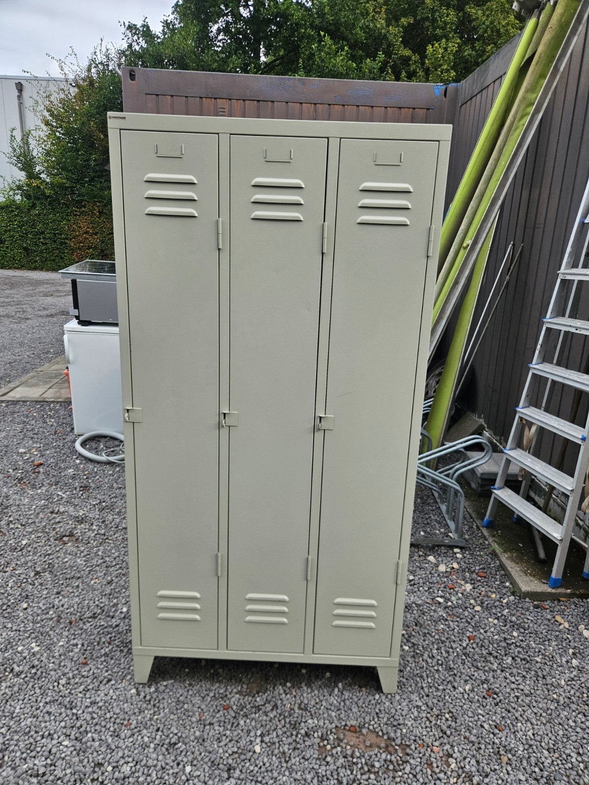 Metalen locker kast met 3 deuren, Huis en Inrichting, Gebruikt, Onbekend, Ophalen of Verzenden, Onbekend