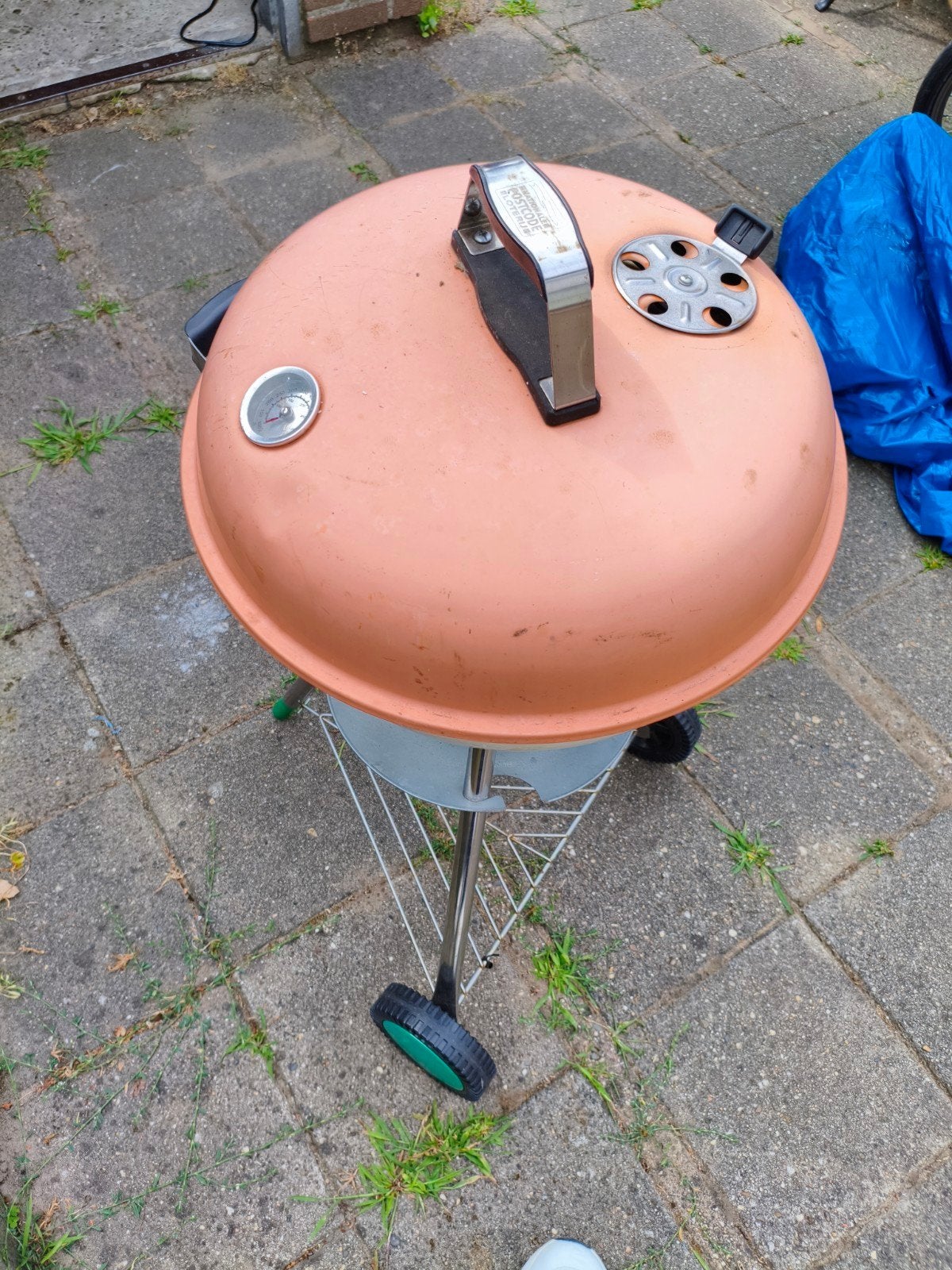 Oranje kogelbarbecue op houtskool -Nationale Postcode Loteri, Tuin en Terras, Ophalen, Gebruikt, Nationale Postcode Loterij
