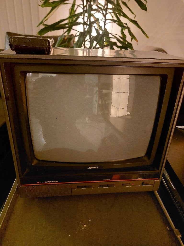 Televisie SuperTech sound&vision m-3712 RM (Defect)     µl, Ophalen of Verzenden