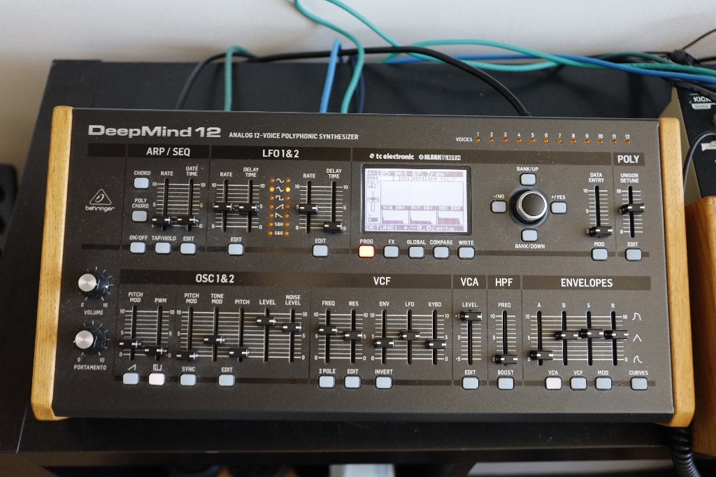 Behringer Deepmind 12D, Muziek en Instrumenten, Synthesizers, Overige aantallen, Zo goed als nieuw, Met midi-aansluiting, Ophalen