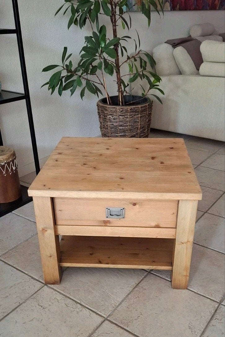 Massief houten salontafel 64x64x47 met lade en opbergruimte, Ophalen, 50 – 75, Gebruikt, 50 tot 100 cm