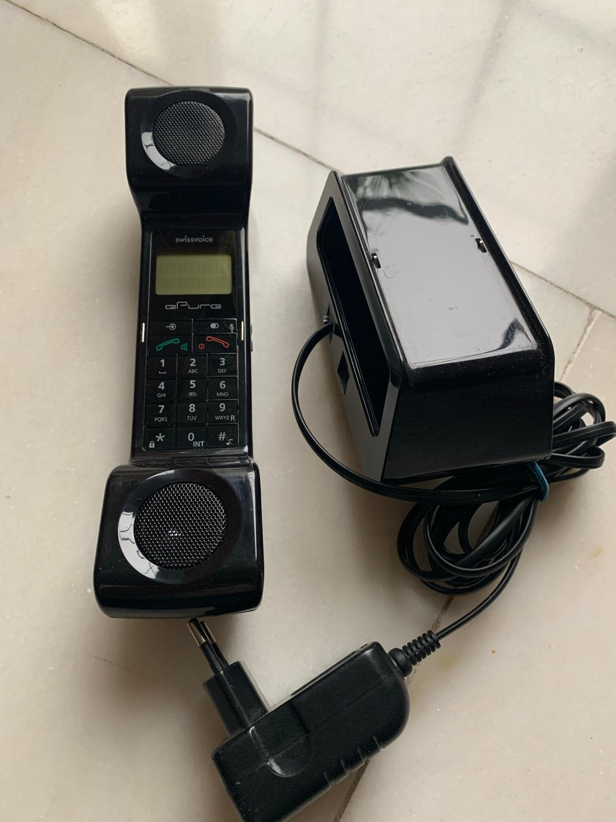 Swissvoice ePure en Sagemcom Sixty telefoons met laders, Telecommunicatie, Vaste telefoons | Handsets en Draadloos, Ophalen of Verzenden