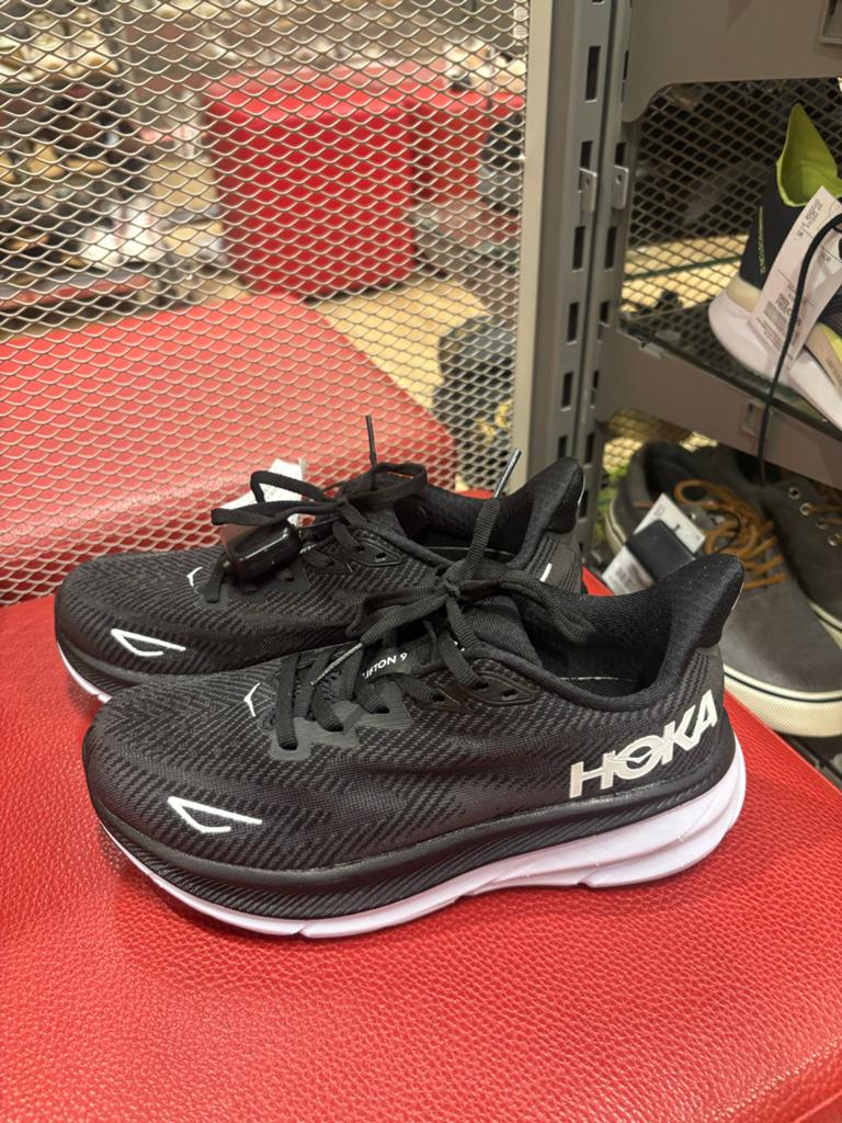 Hoka Clifton 9 Zwart - Nieuwstaat, Maat 38 EU, Zwart, Nieuw, Ophalen of Verzenden, Sneakers of Gympen