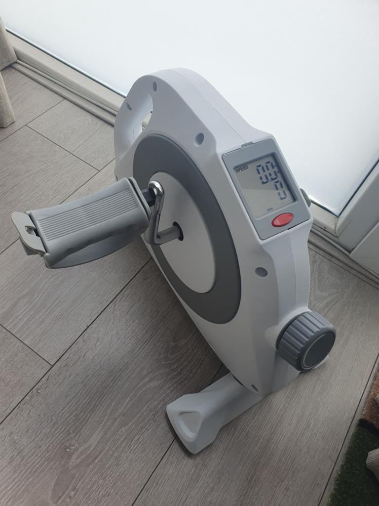 Crivit Stoelfiets Trainer met Digitale Weergave, Ophalen, Kunststof, Gebruikt, Stoelfiets