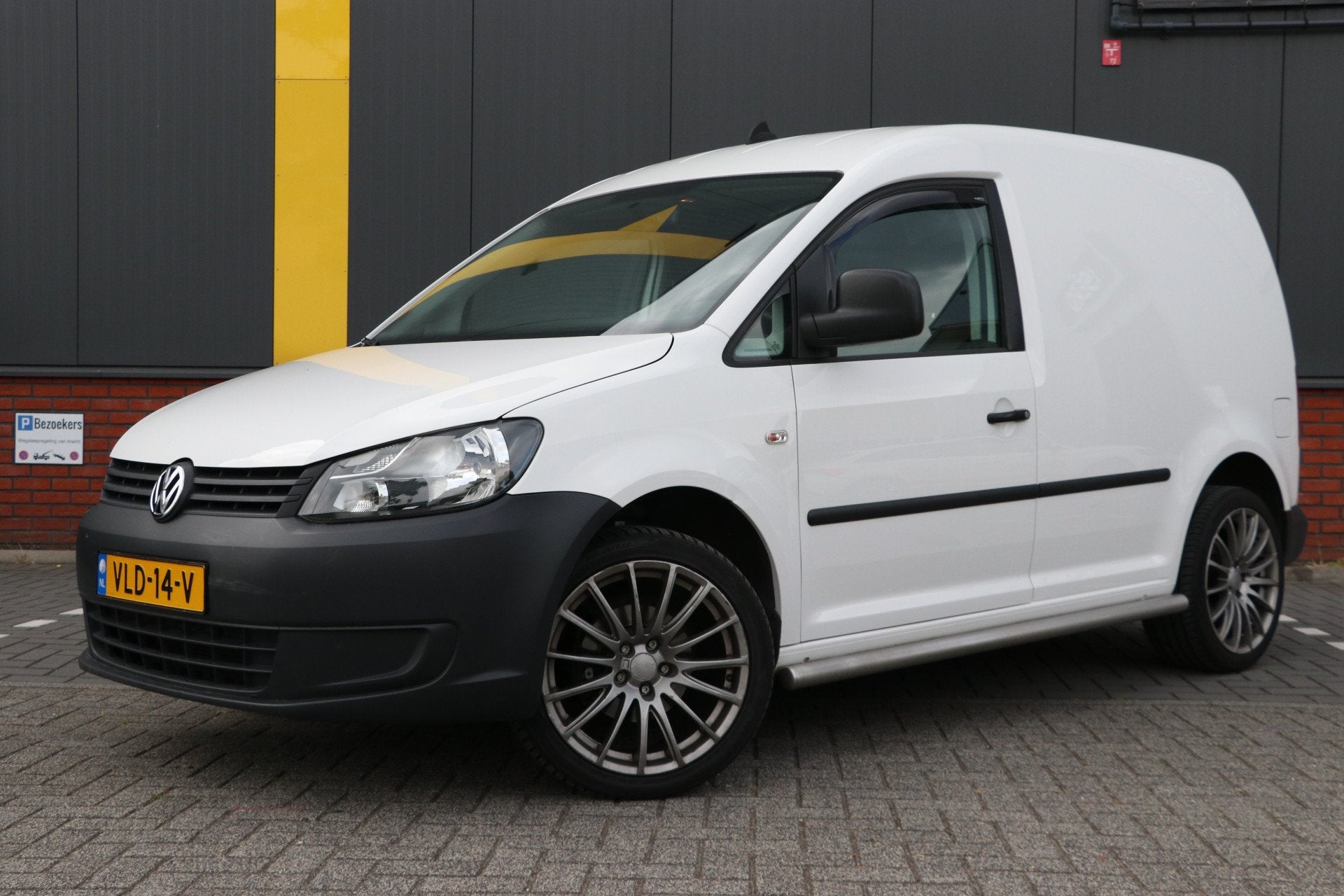 Volkswagen Caddy 1.2 TSI 18 velg | Winter banden set, Auto's, Voorwielaandrijving, Euro 5, Gebruikt, 4 cilinders