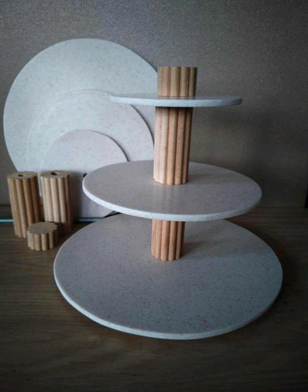 2x etagère beige met spikkeltjes, Verzenden, Nieuw