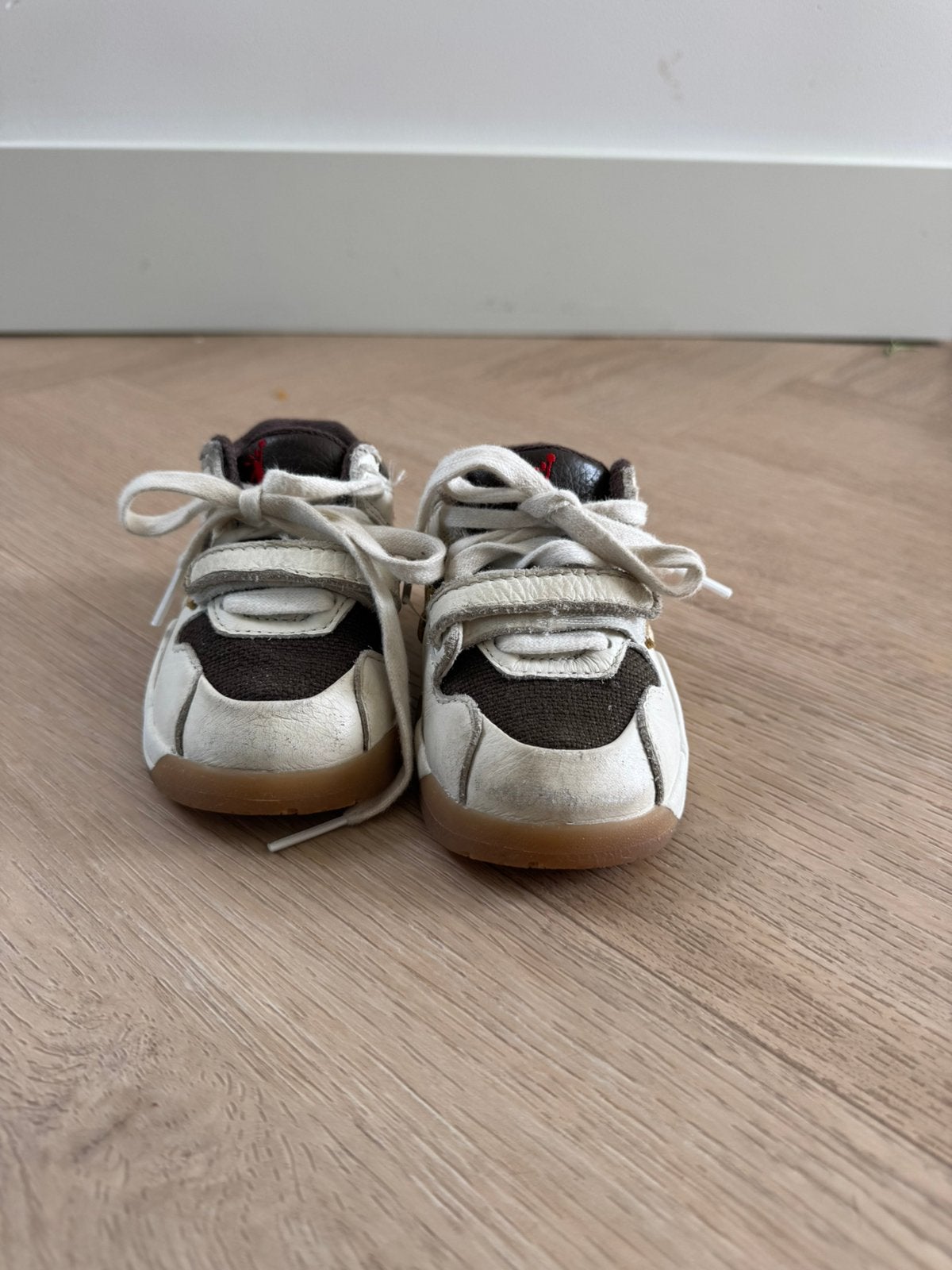 Nike Travis Scott maat 21, Kinderen en Baby's, Ophalen of Verzenden, Gebruikt, Jongetje of Meisje, Schoentjes