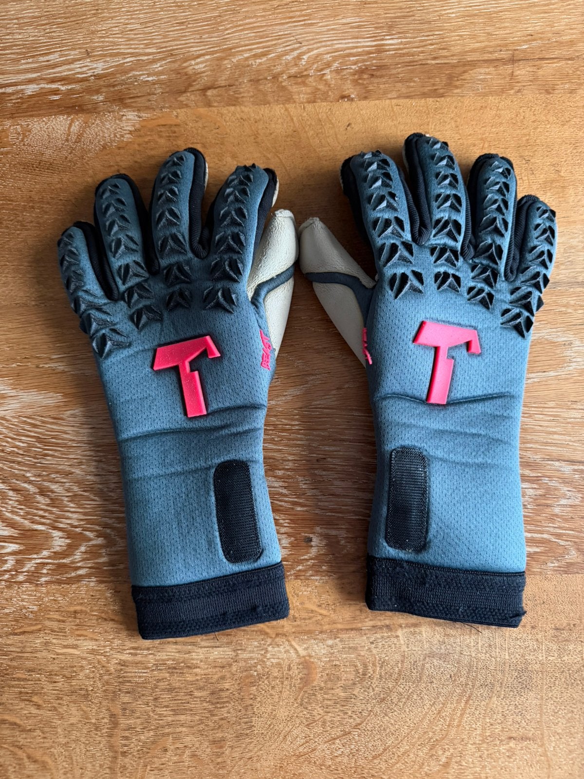 Keepershandschoenen Titan Jeugd - Grip is Everything, Maat XS of kleiner, Ophalen of Verzenden, Zo goed als nieuw, Handschoenen