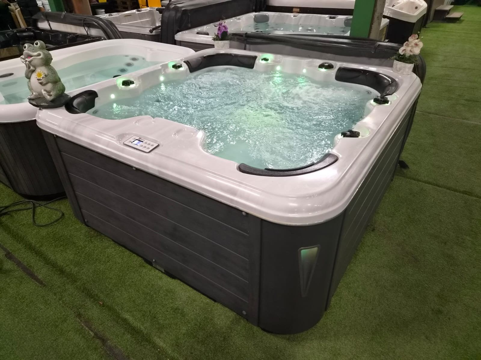 Foto 2 van ‼️WIJ RUIMEN OP NU SPOTGOEDKOOP‼️Nu voor 4250 euro