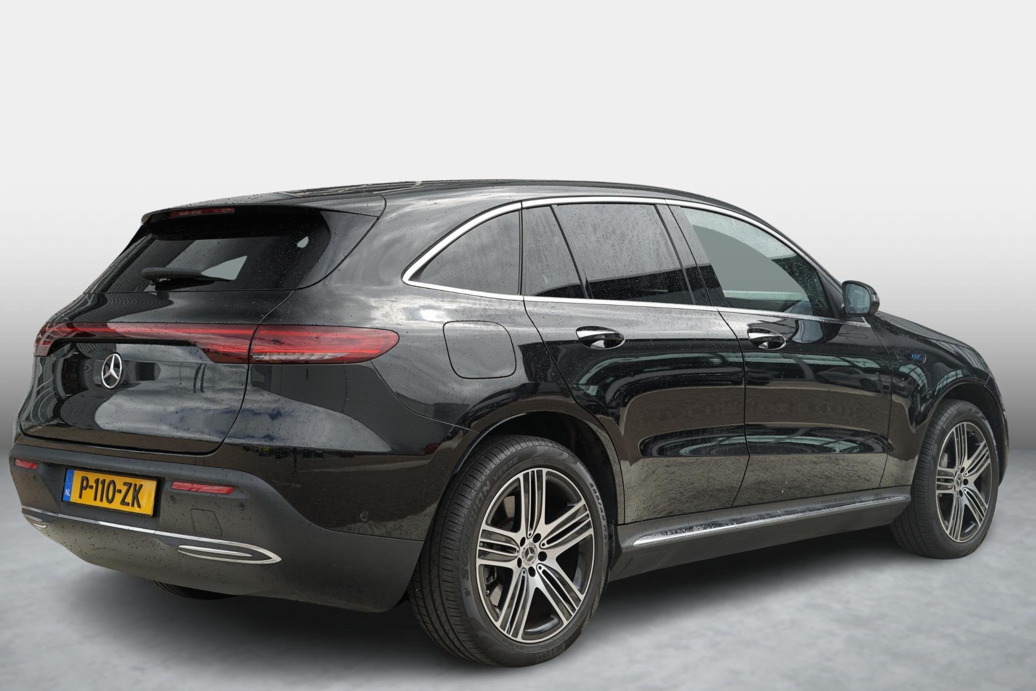 Mercedes-Benz EQC 400 4MATIC Business Solution Luxury 80 kWh, Auto's, Automaat, Zwart, 80 kWh, Zwart