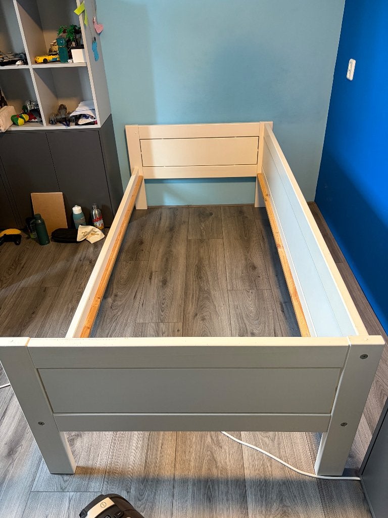 Bed, 90x200 cm, Ophalen, Gebruikt, 180 cm of meer, 85 tot 100 cm