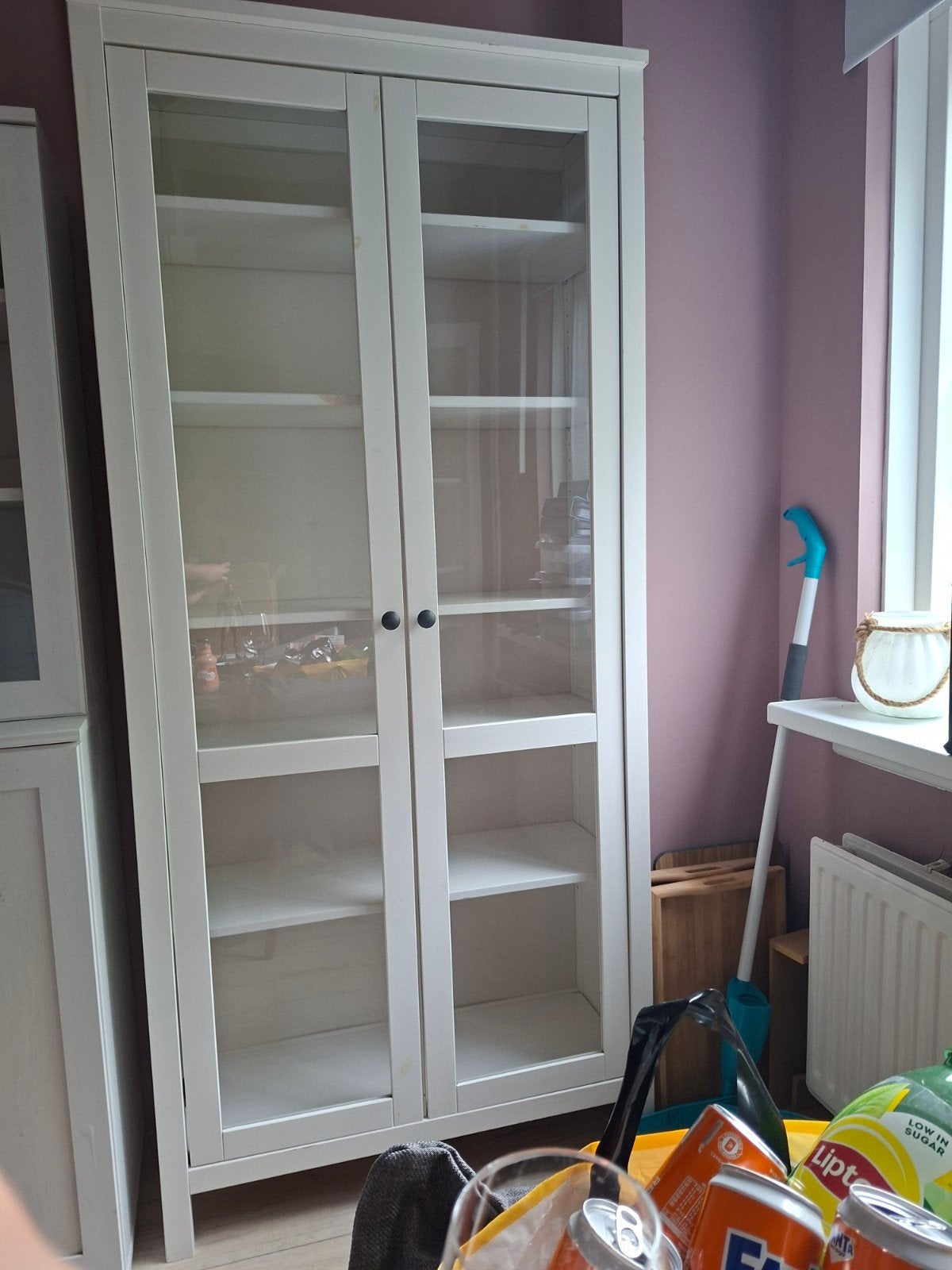 IKEA HEMNES Vitrinekast Wit met Glazen Deuren, Huis en Inrichting, Ophalen, Gebruikt, Glas, 150 tot 200 cm