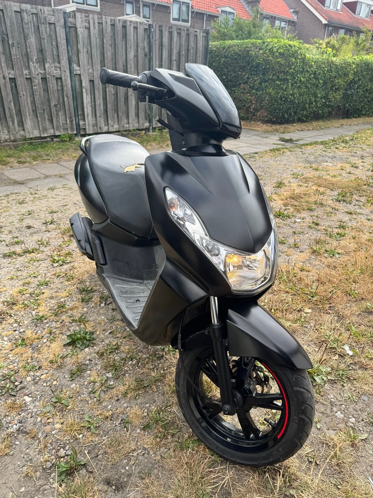 Peugeot Kisbee Snorplaat - metallic zwart, Ophalen, Gebruikt, Benzine, Peugeot