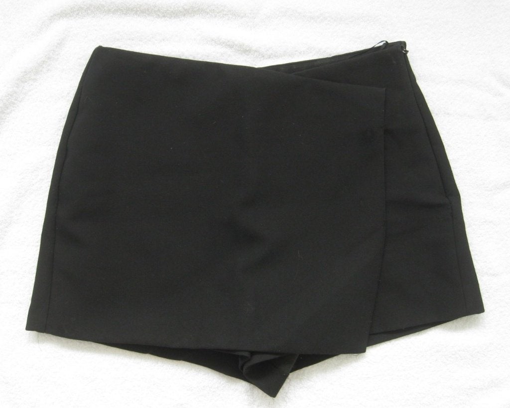Zara skort, korte broek, met overslag voor, maat M, Maat 38/40 (M), Kort, Ophalen of Verzenden, Zo goed als nieuw