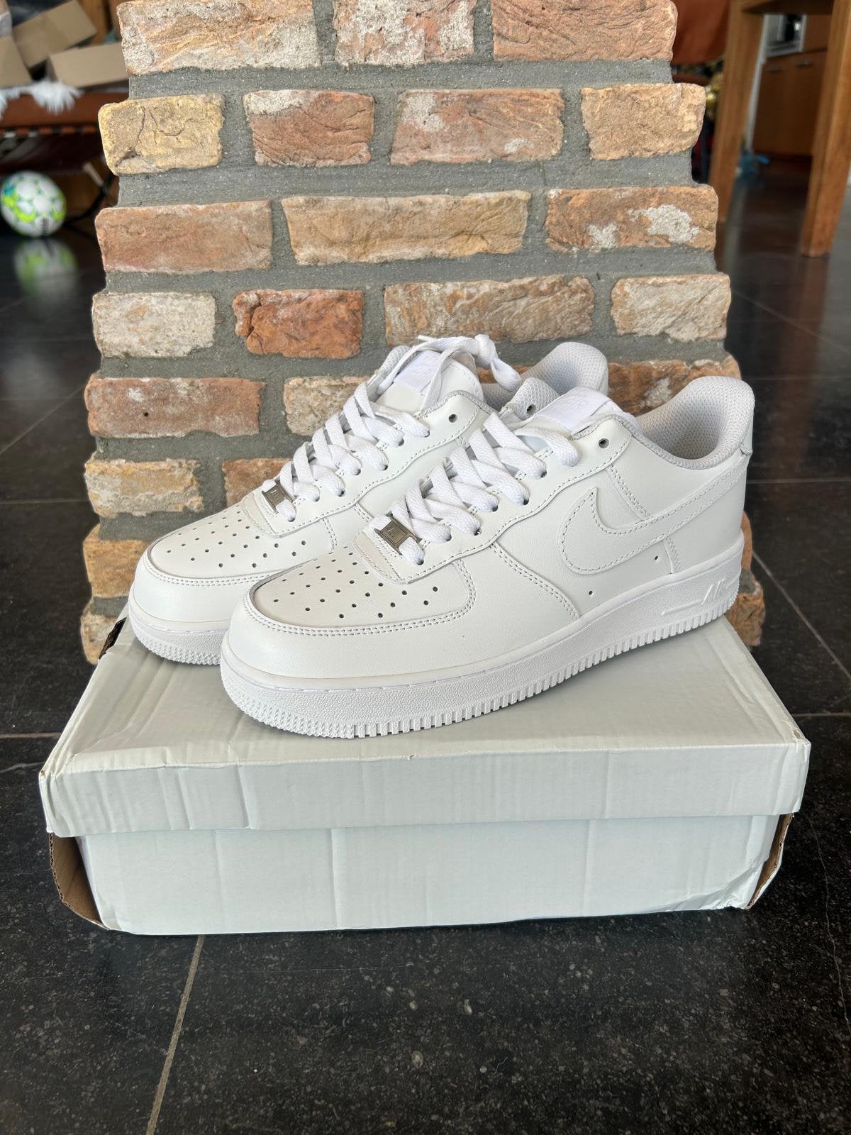 Nike Air Force 1 - Maat 42 - Nooit gedragen!, Wit, Nieuw, Ophalen of Verzenden, Sneakers of Gympen