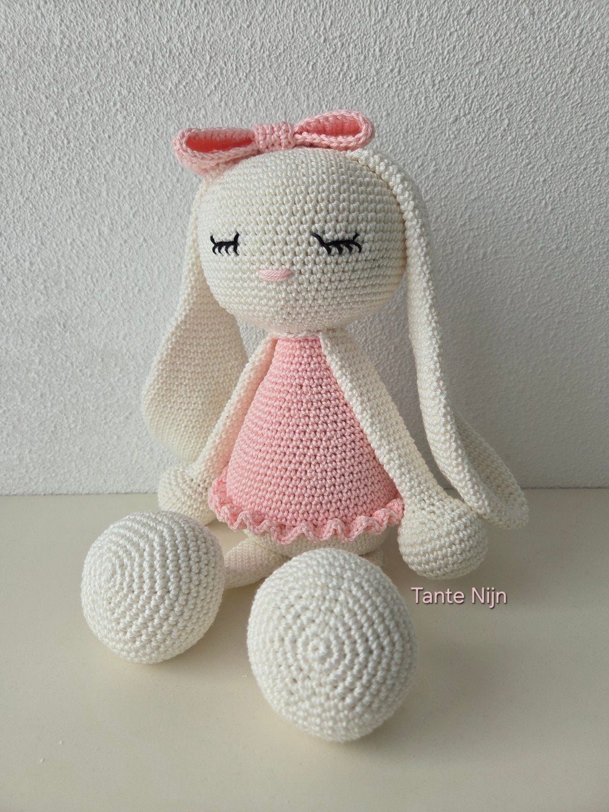 Schattig gehaakt konijn - ca. 20cm hoog, Handgemaakt, Ophalen of Verzenden, Middelgroot (20 tot 80 cm), Wit