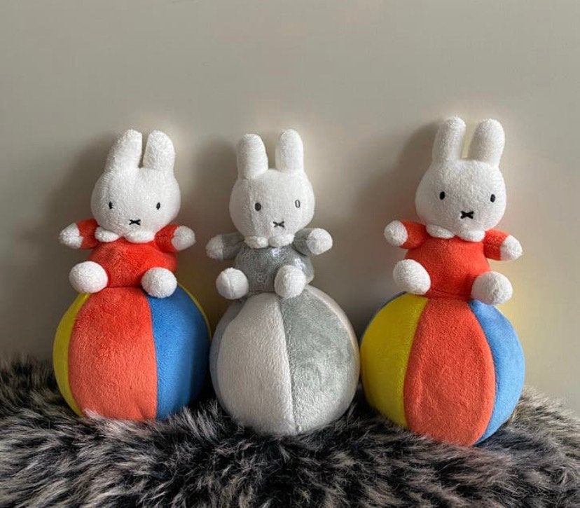 Nijntje konijntje op bal. 20 cm, Nijntje, Verzenden, Zo goed als nieuw, Konijn