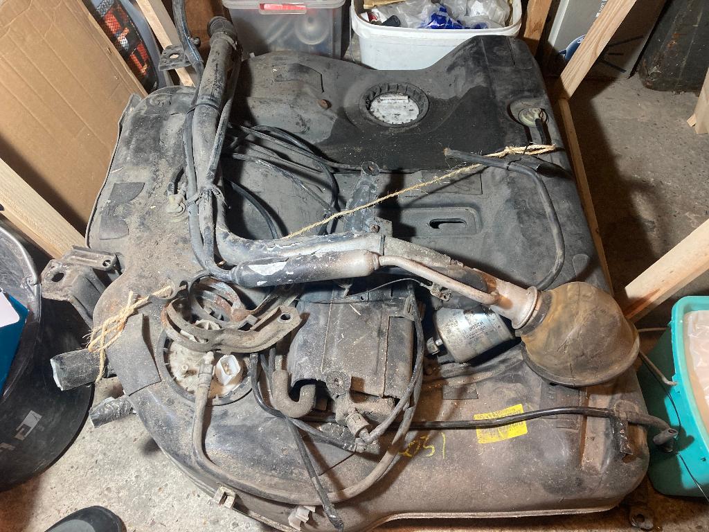Benzine tank volvo V70 tekoop aangeboden, Ophalen of Verzenden, Gebruikt, Volvo
