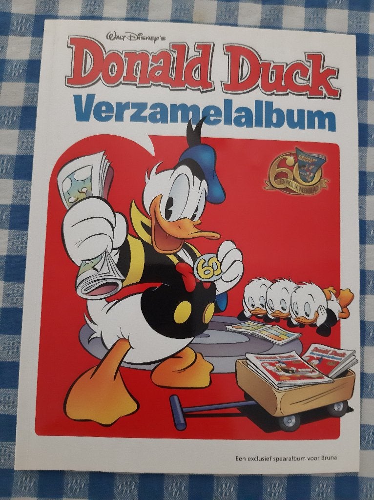 Donald Duck Verzamelalbum compleet met stickers, Eén stripboek, Ophalen of Verzenden, Zo goed als nieuw