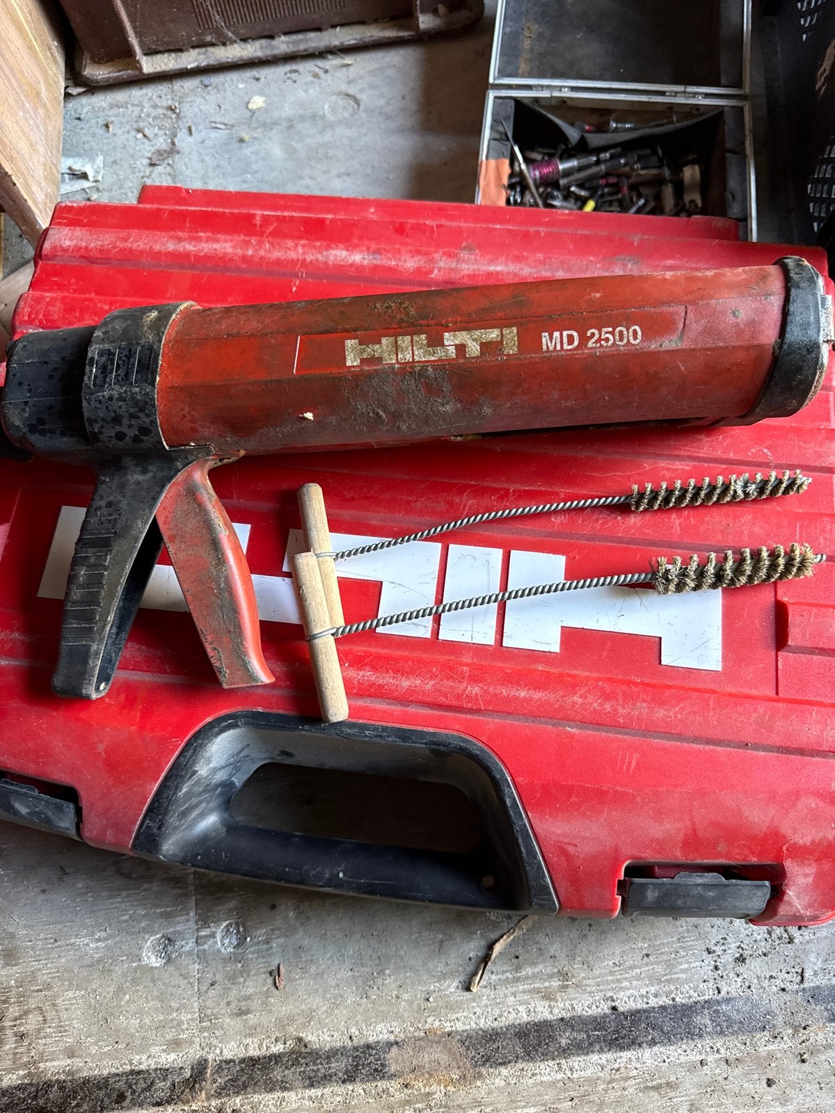 Hilti MD 2500 kitspuit met borstels in koffer, Ophalen of Verzenden, Gebruikt, Kitspuit, Hilti